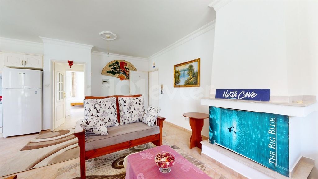 Bright 2 Bedroom Central Apartment