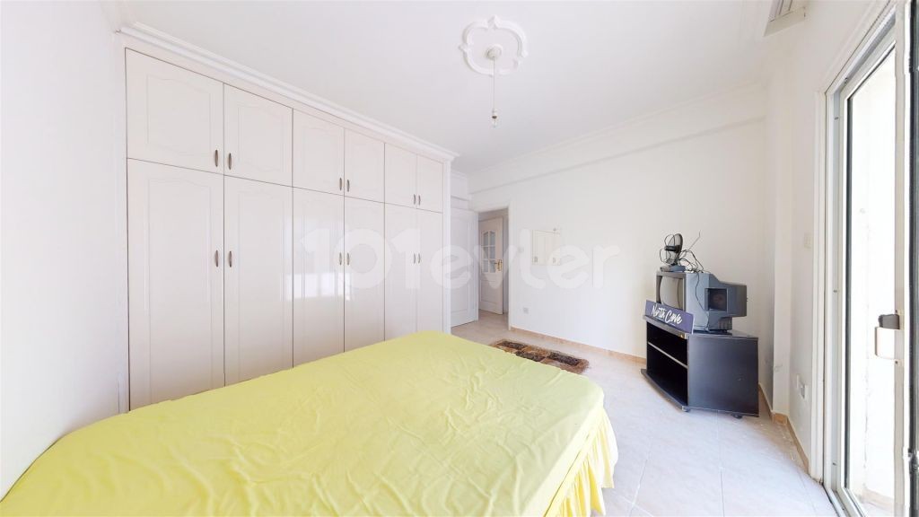 Bright 2 Bedroom Central Apartment