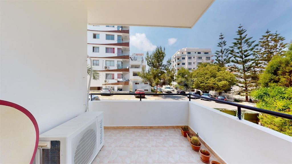 Bright 2 Bedroom Central Apartment