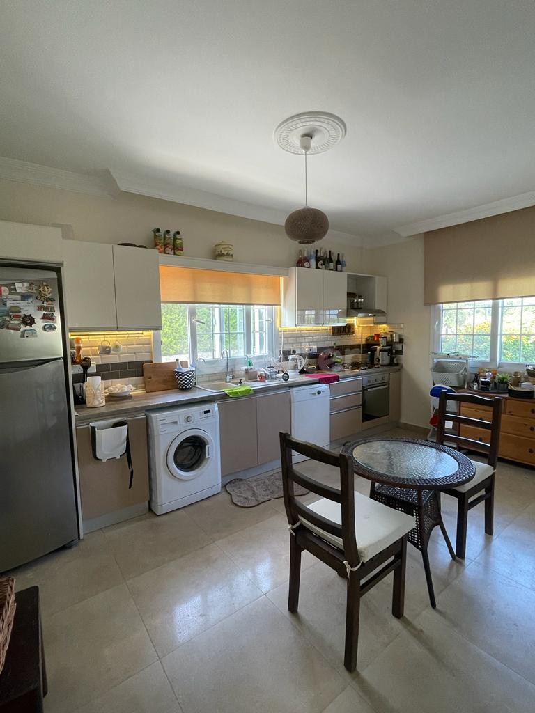 Beautifully Presented 3 Bedroom Well-Located Villa