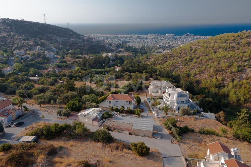 Substantial 4-Bed Mediterranean Villa with Stunning Sea & Mountain Views