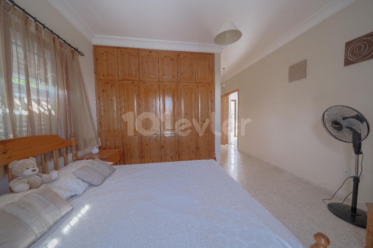 Captivating 4 Bedroom Well situated Villa, Lapta