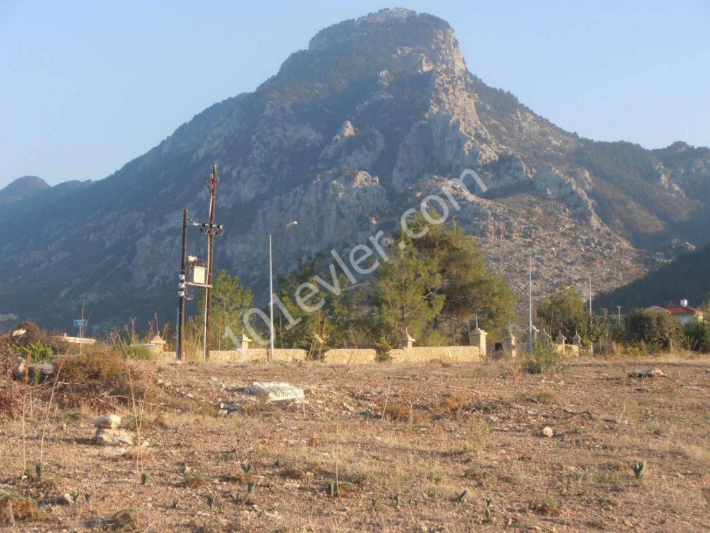 Feld Kaufen in Karşıyaka, Kyrenia