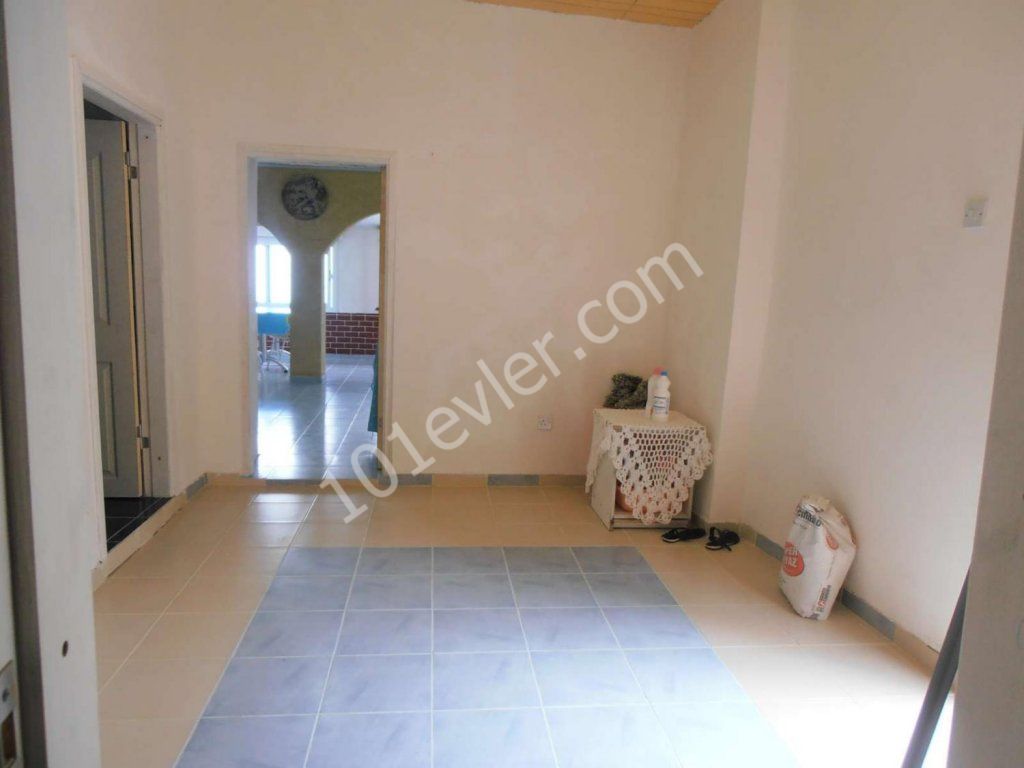 Girne - Lapta 2 + 1 Koy evi comple modern islemler ister