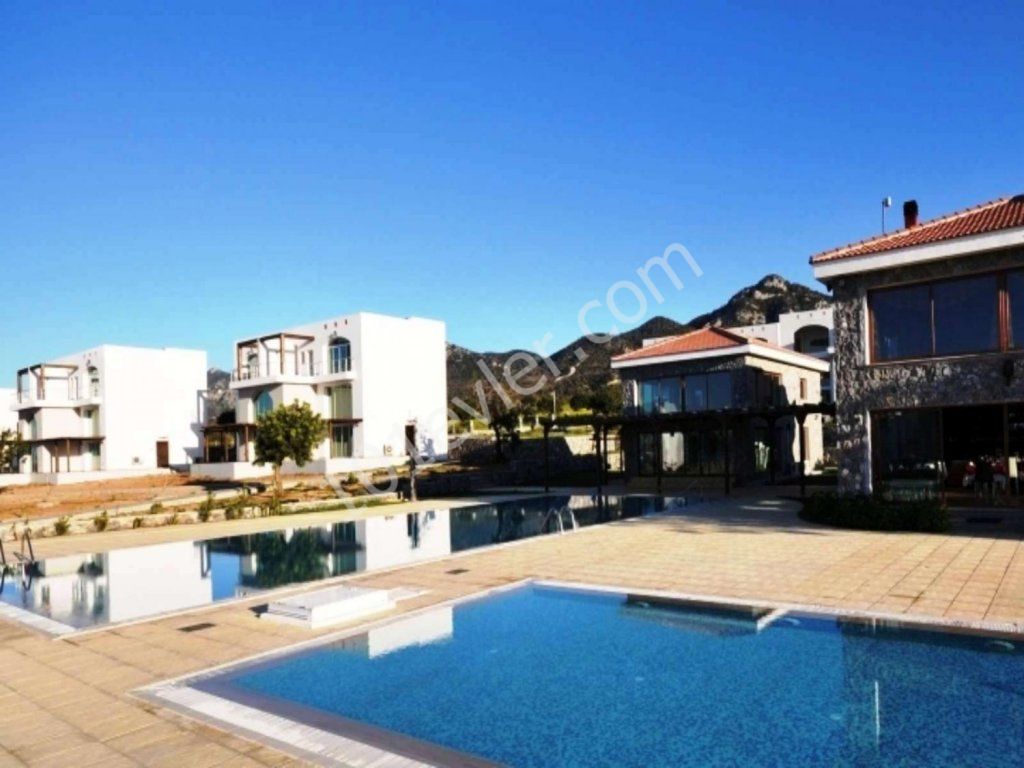 Girne - Bahceli  Satilik 2 + 1 Apartman Baslanci Fiyatlar £60,000