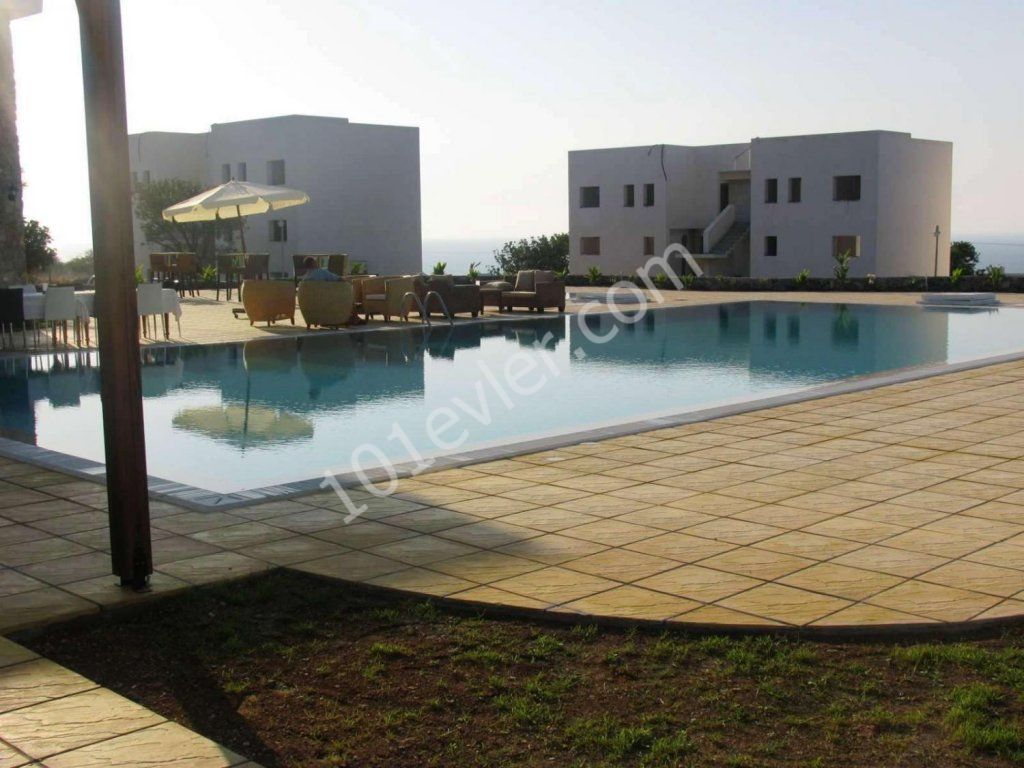 Girne - Bahceli  Satilik 2 + 1 Apartman Baslanci Fiyatlar £60,000