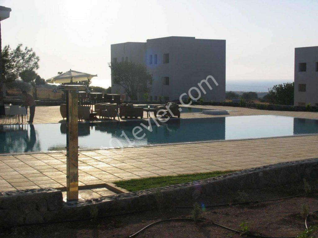 Girne - Bahceli  Satilik 2 + 1 Apartman Baslanci Fiyatlar £60,000