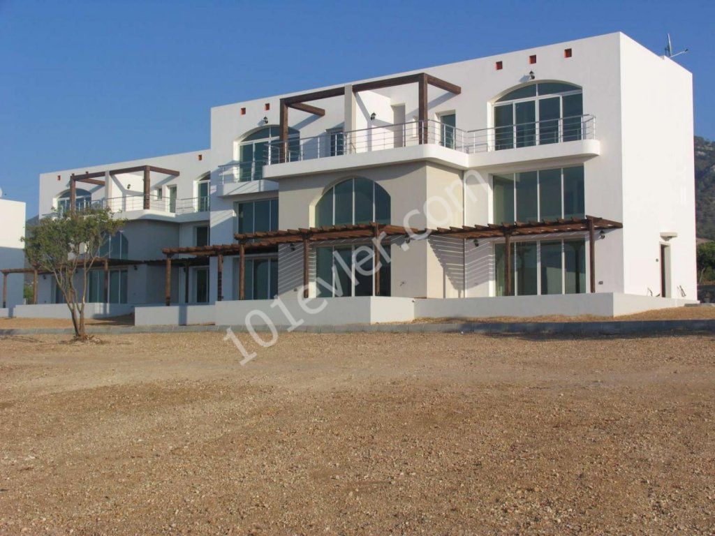 Girne - Bahceli  Satilik 2 + 1 Apartman Baslanci Fiyatlar £60,000