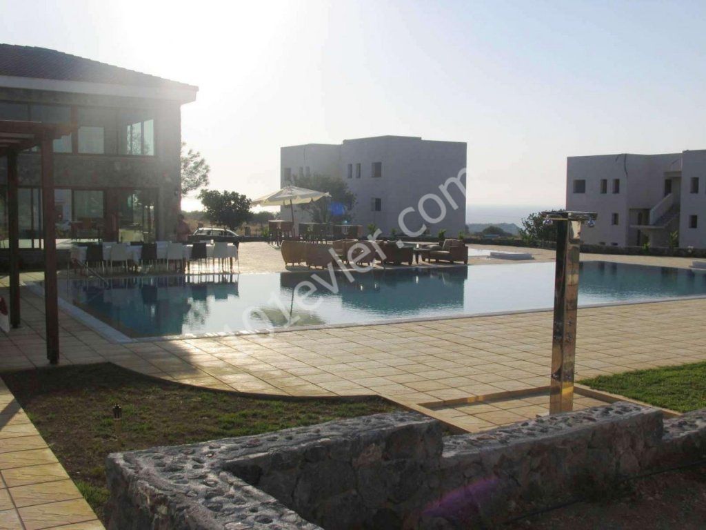 Girne - Bahceli  Satilik 2 + 1 Apartman Baslanci Fiyatlar £60,000