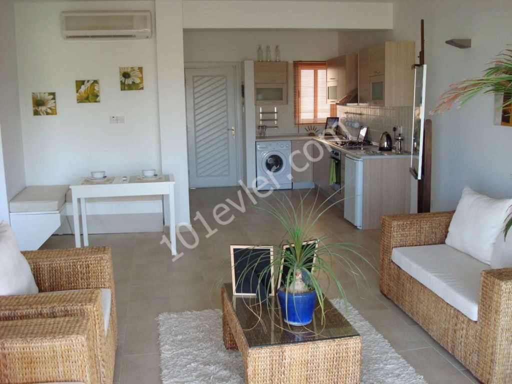 Girne - Bahceli  Satilik 2 + 1 Apartman 