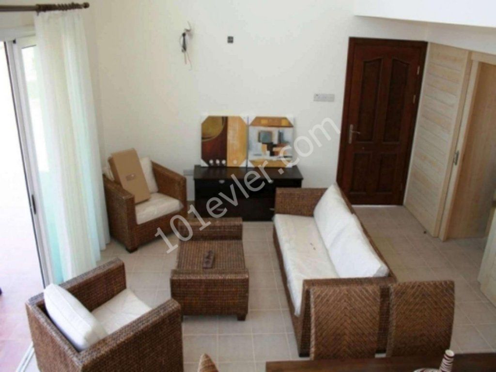 Girne - Bahceli  Satilik 2 + 1 Apartman 