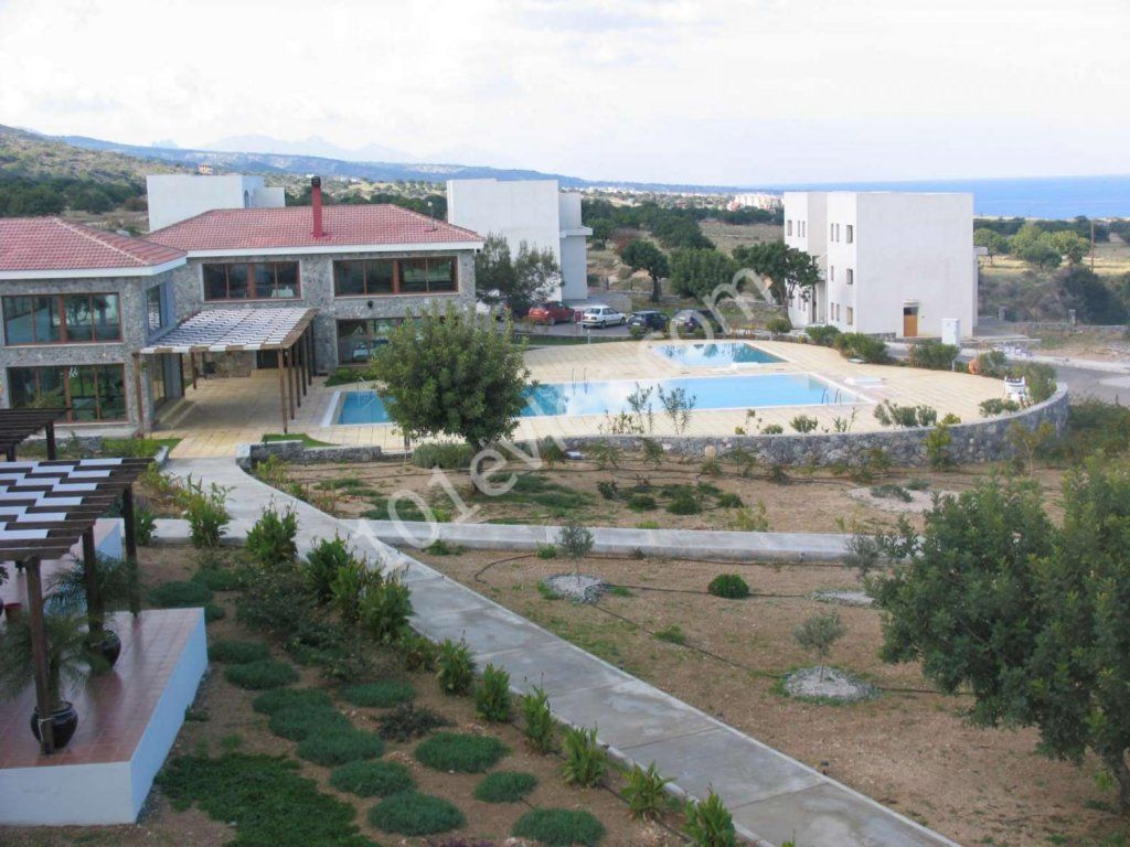 Girne - Bahceli  Satilik 2 + 1 Apartman 