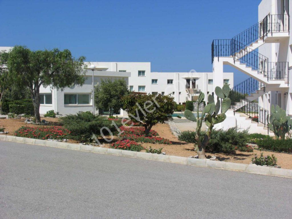 Girne - Bahceli  Satilik 2 + 1 Apartman 