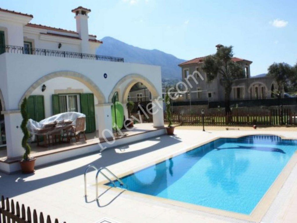 KYRENIA OZANKOY 3+1 SATILIK VILLA