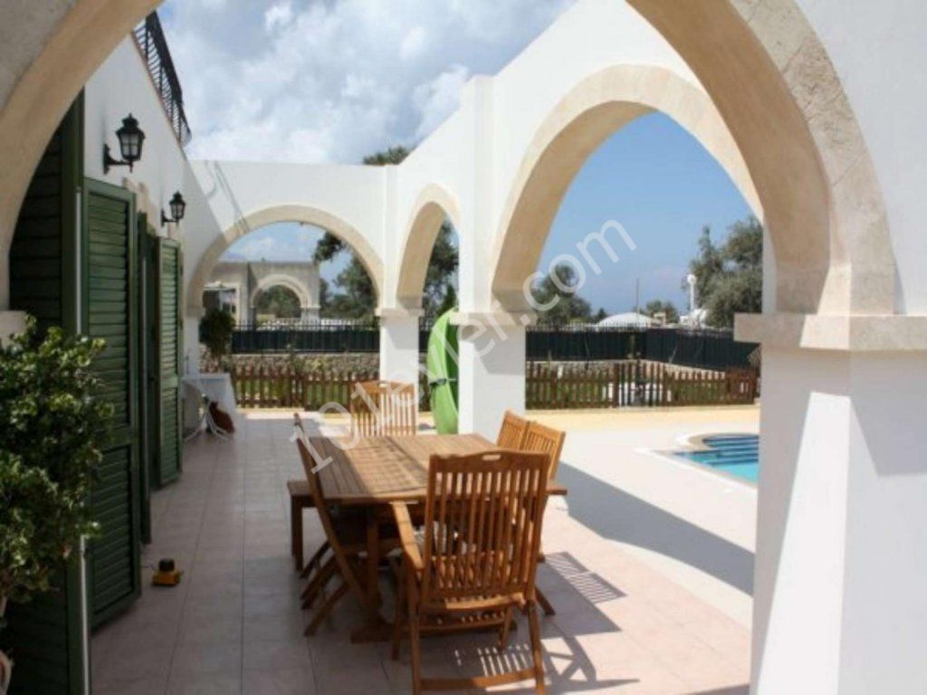 KYRENIA OZANKOY 3+1 SATILIK VILLA