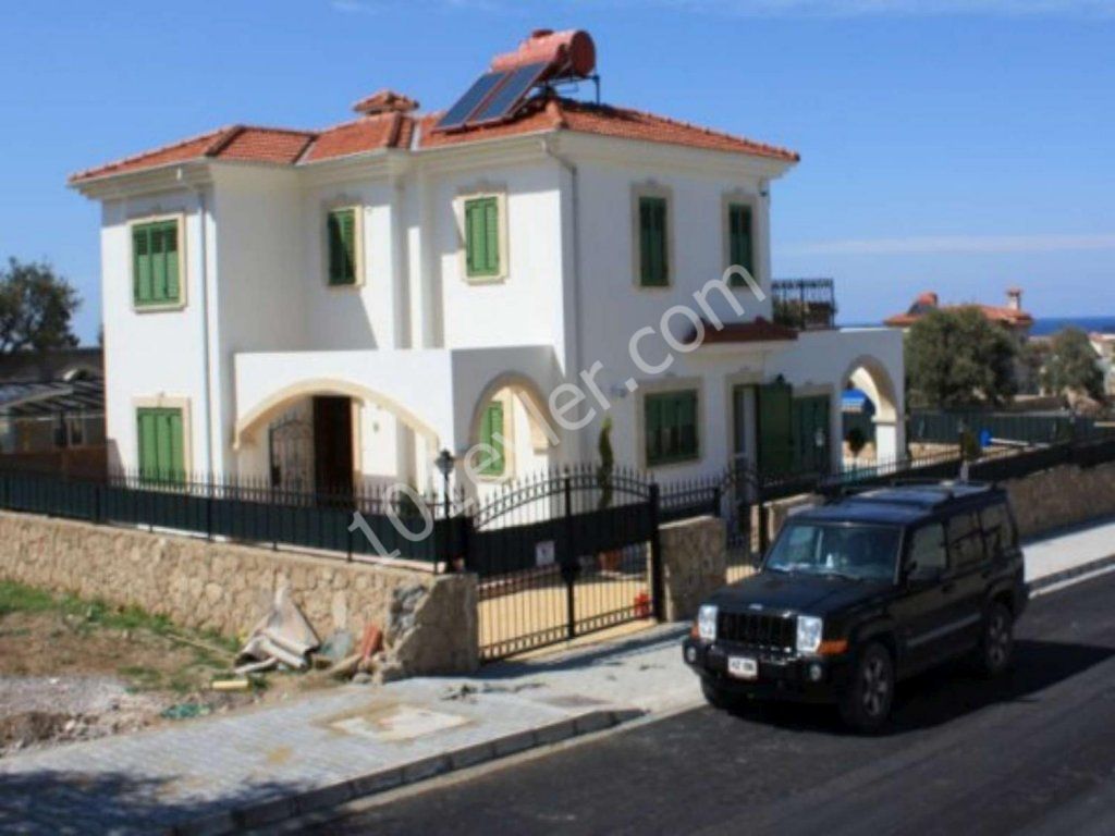 KYRENIA OZANKOY 3+1 SATILIK VILLA