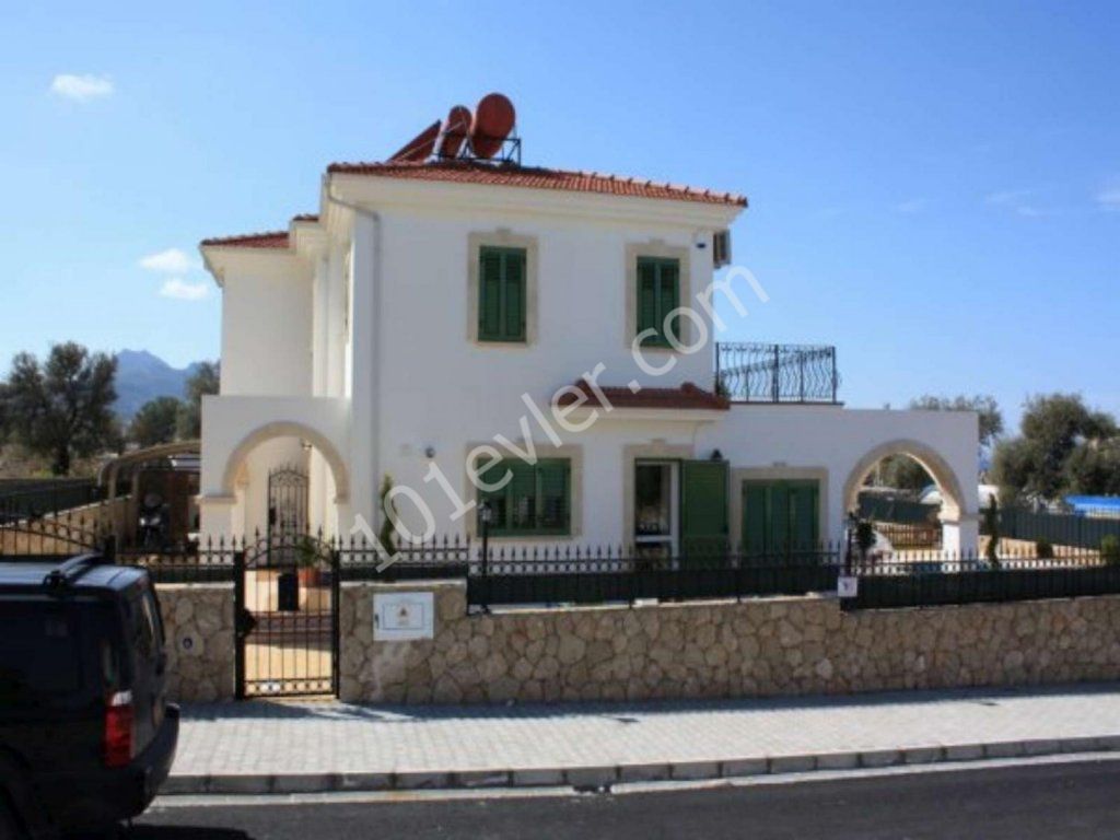 KYRENIA OZANKOY 3+1 SATILIK VILLA