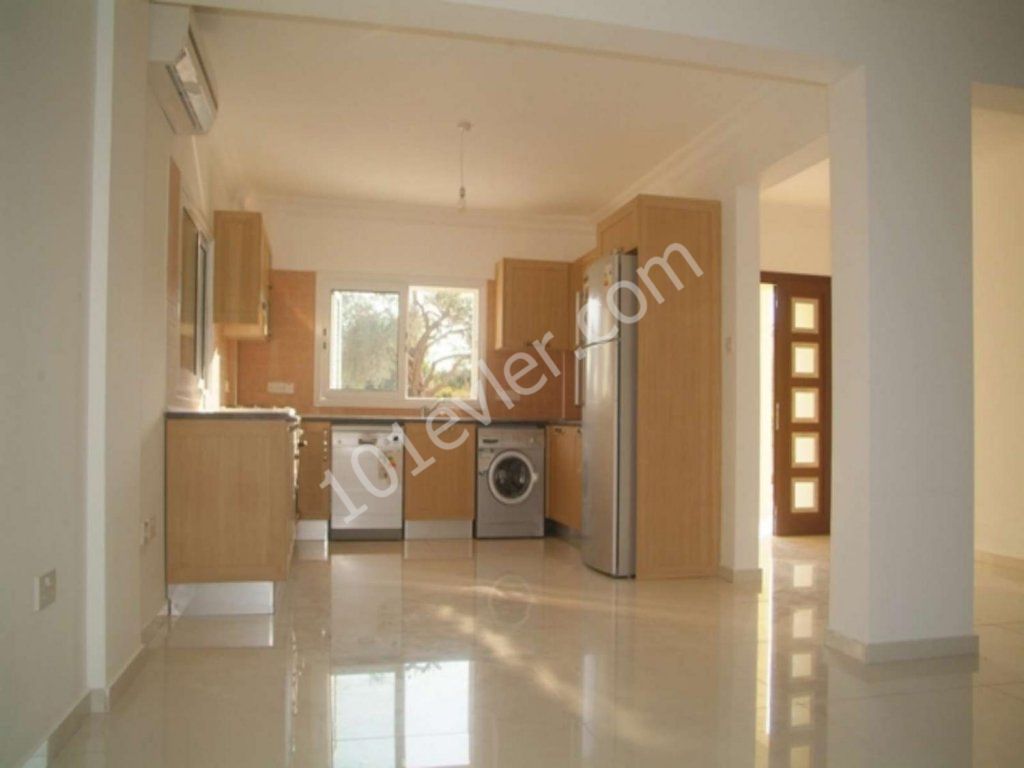 KYRENIA OZANKOY 3+1 SATILIK VILLA