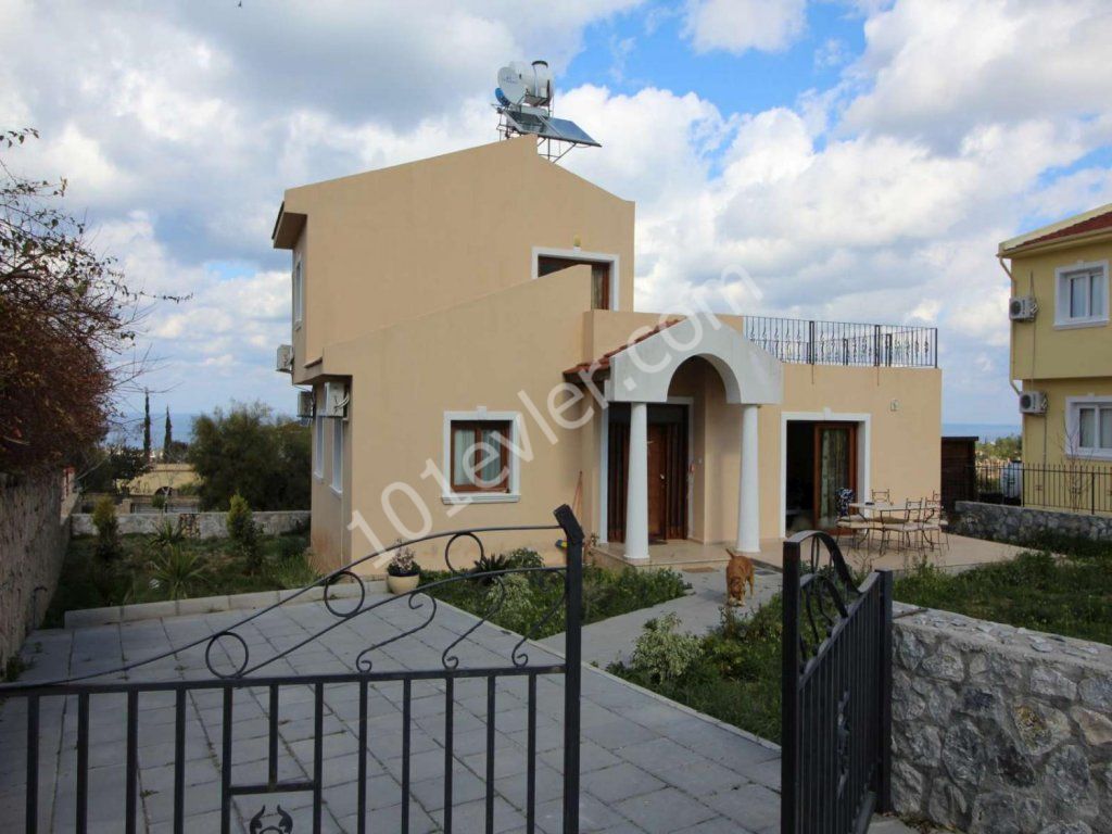 Girne Bellapais satilik 3 + 1 villa