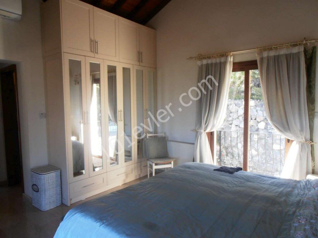 KYRENIA MALATYA 3+1 SATILIK VILLA