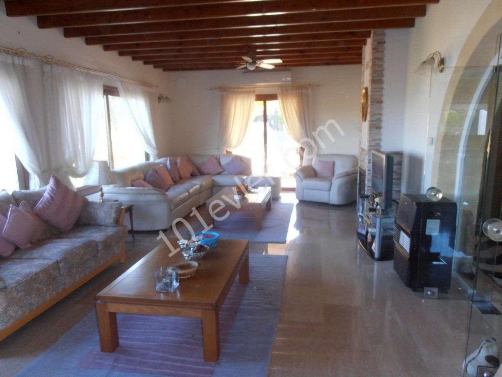 KYRENIA MALATYA 3+1 SATILIK VILLA