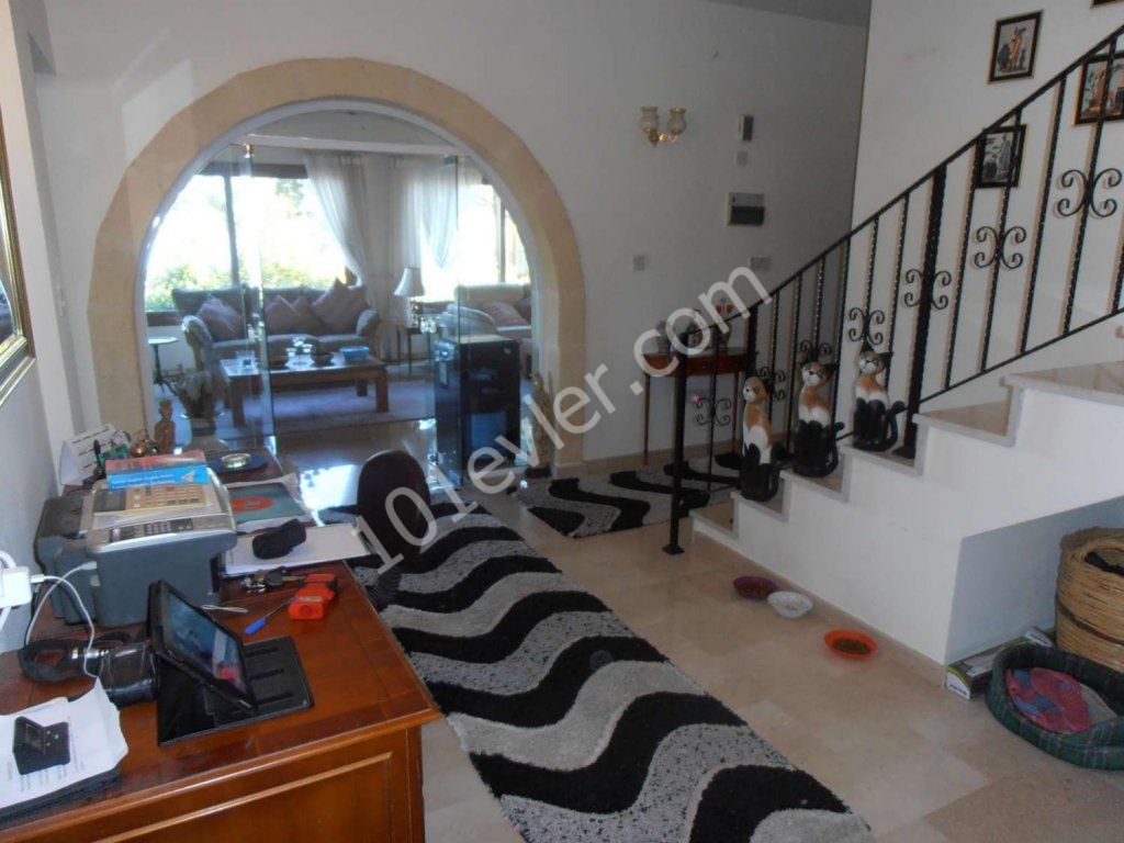 FOR SALE 3 BEDROOM VILLA WITH A POOL KYRENIA MALATYA