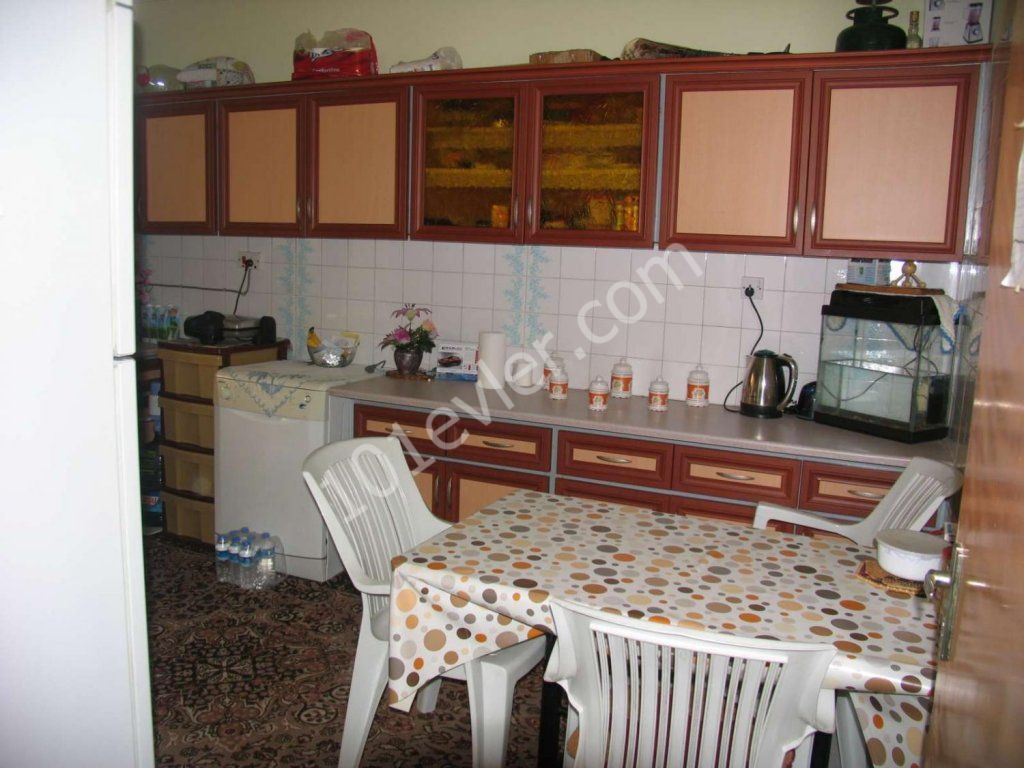 NICOSIA LEFKOSA 3+1 SATILIK APARTMAN