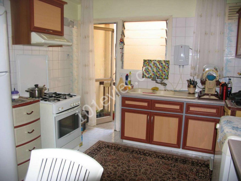 NICOSIA LEFKOSA 3+1 SATILIK APARTMAN