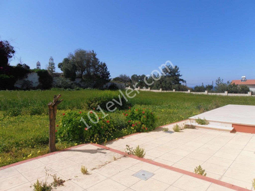 4 Donum plot -  4 + 1 300 m2  villa for sale