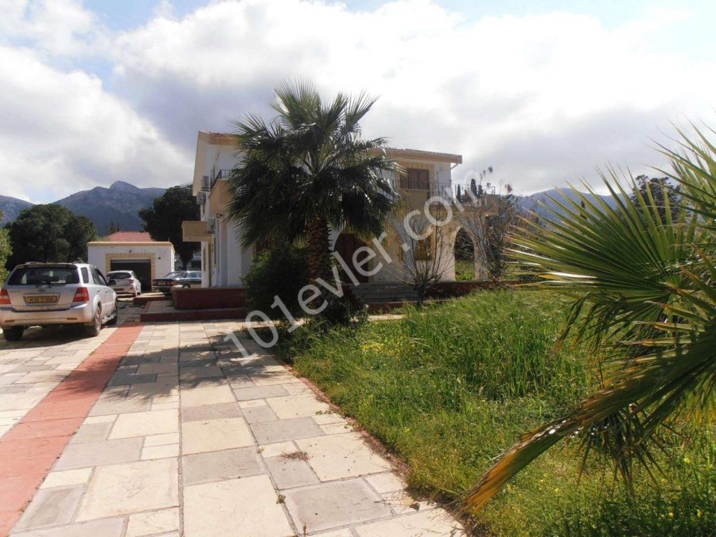 4 Donum plot -  4 + 1 300 m2  villa for sale