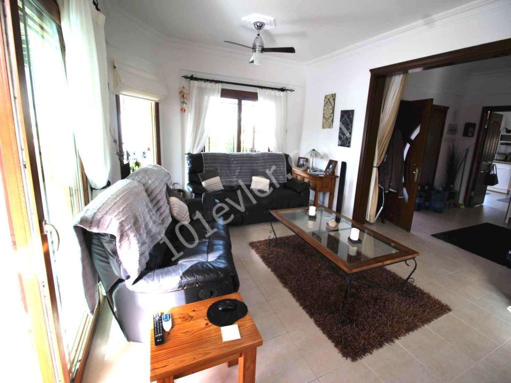 SATILIK 3+1 HAVUZLU VILLA 