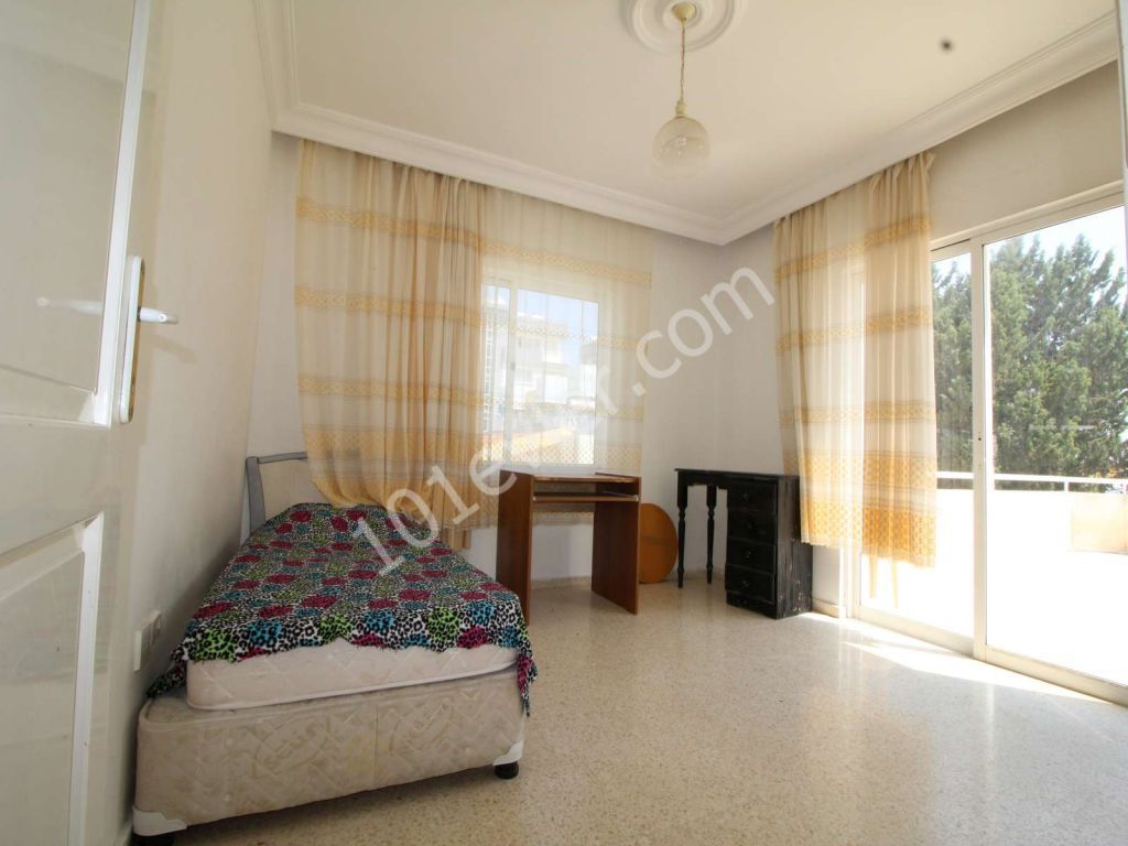 GIRNE MERKEZ 140M2  PENTHOUSE APARTMAN  + 140 M2 OZEL TERRACE 