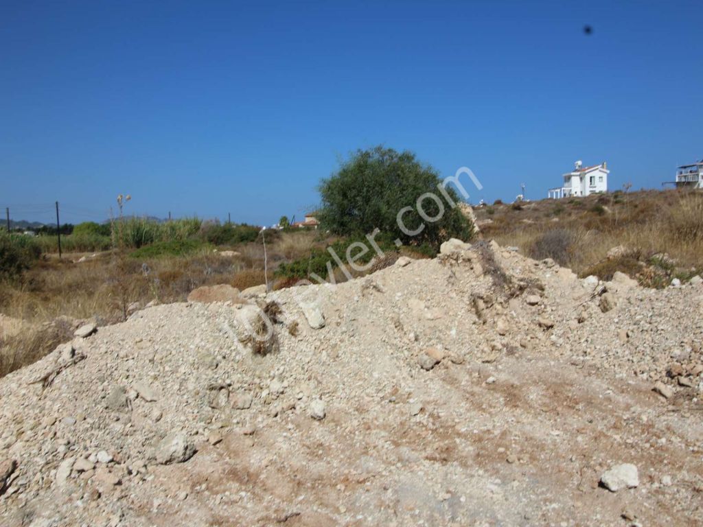 Feld Kaufen in Karşıyaka, Kyrenia