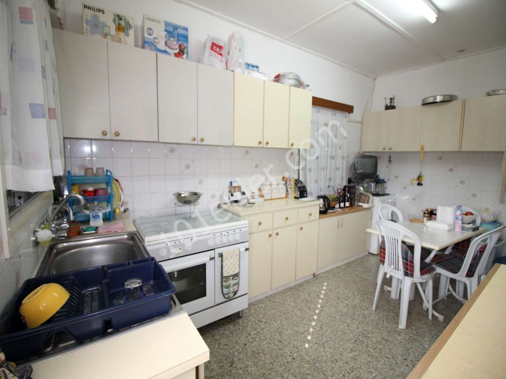 TRADITIONAL CYPRIOT 2 BEDROOM BUNGALOW