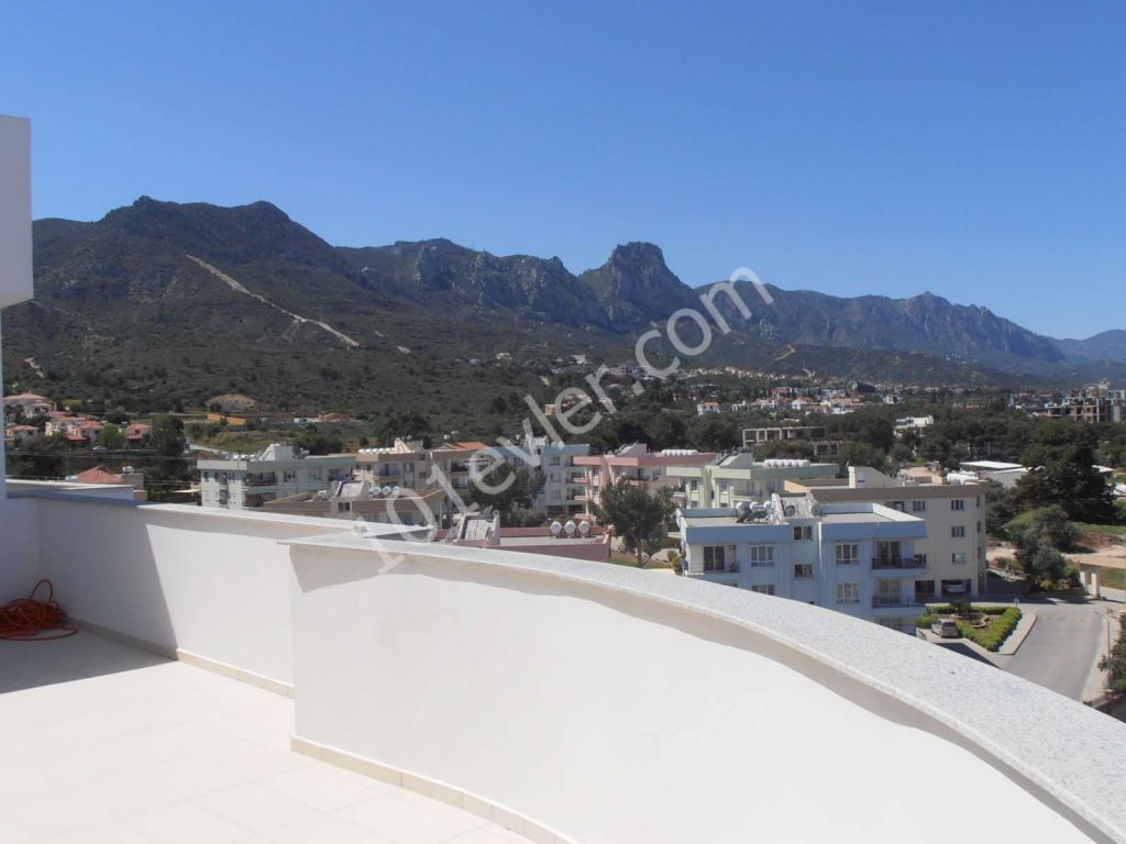 3 BEDROOM MODERN PENTHOUSE IN CENTRAL GIRNE