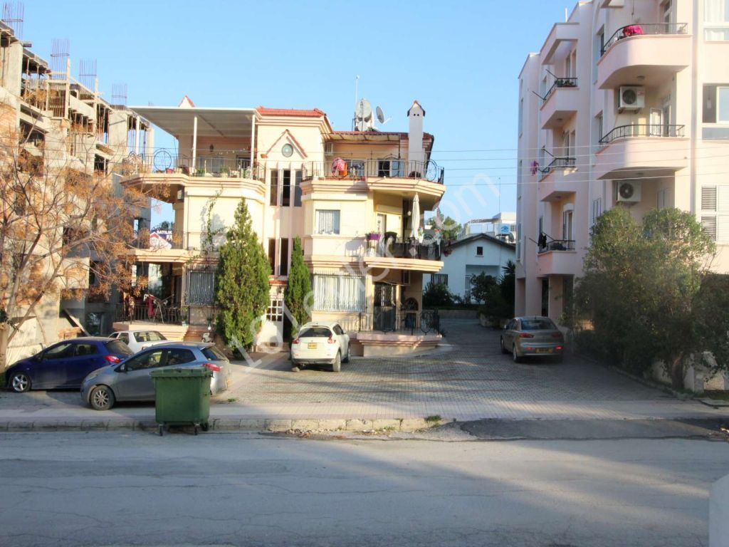 2 BEDROOM PENTHOUSE IN CENTRAL KYRENIA WITH INDIVIDUAL TITLE DEED