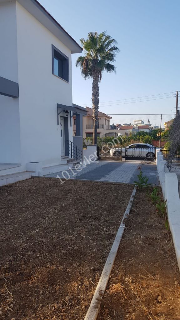 Alsancak merit yolu satılık 3+1 villa..teslime hazir.Esdeğer kocan.