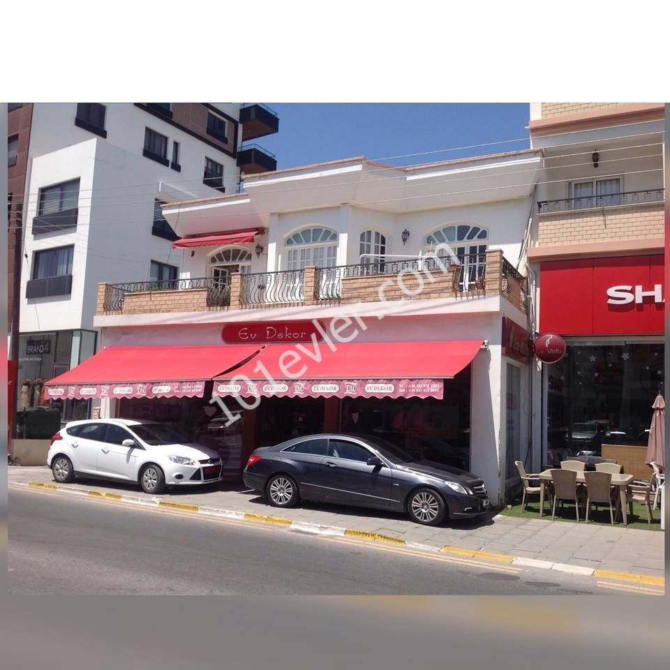  İşlek Ana Cadde üstü Girne Merkez kiralık 120m2 dükkan ( Hava parası yok )