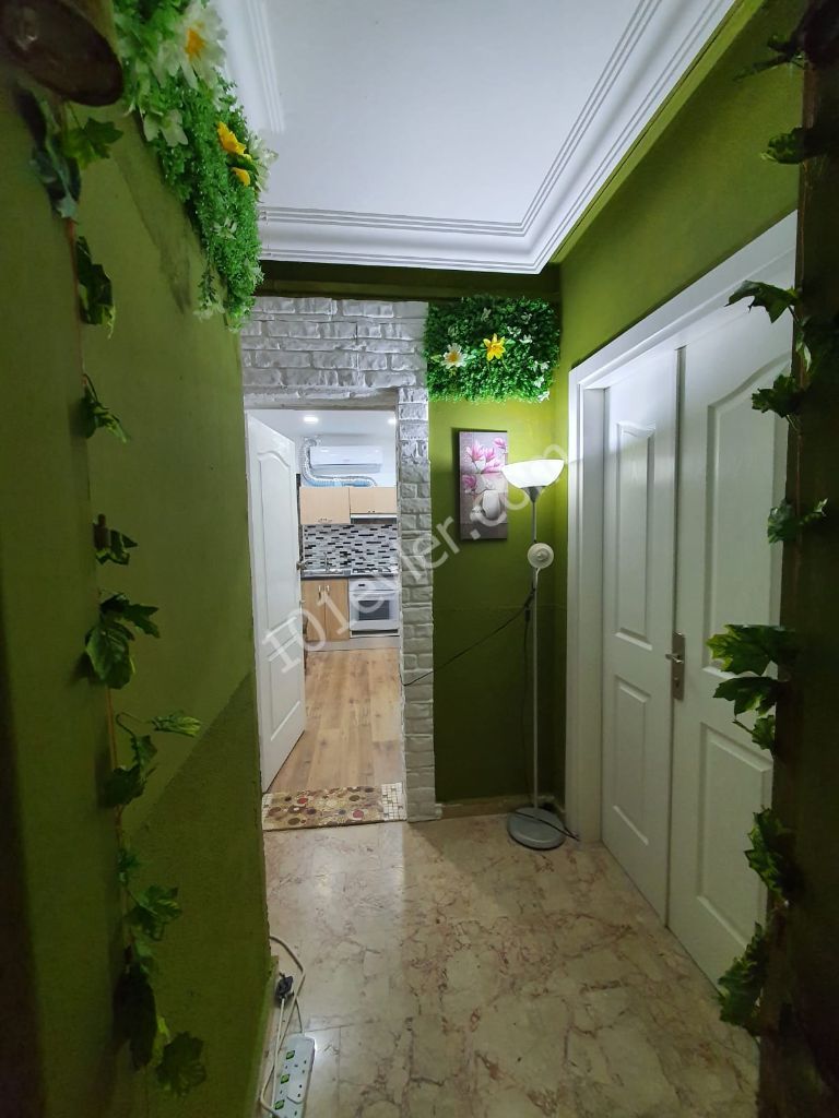 1+1 Wohnung Zu vermieten in Zypern Kyrenia.Gloria Jeau 70 Meter, Strand, casino 600 Meter. Einzeleinzahlung 4000 TL ** 