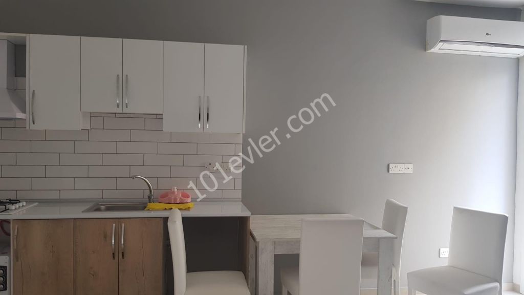 Kıbrıs Girnede kiralık 2+1 (20 Temmuz Futbol statyumu ve 3D coffe shope yani...)