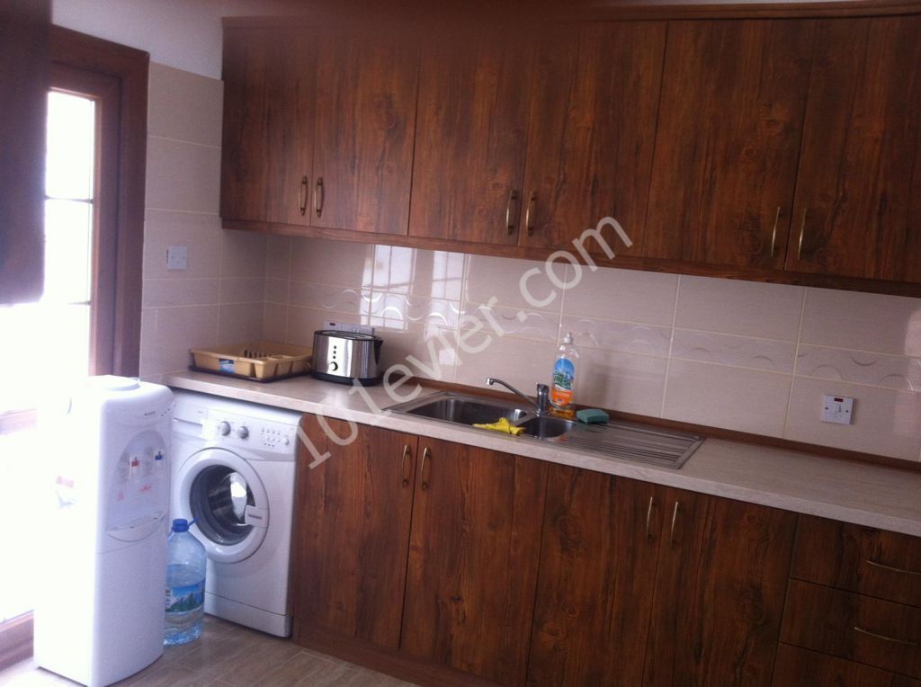 Girne Bellapis   ortak havuzlu sitede full eşyalı kiralık villa ( 2 deposit 1 kira 1komisyon olarak)