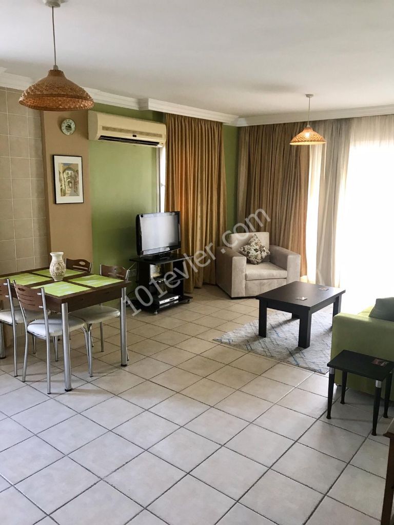 Girne Kıbrıs  havuzlu sitede lüks 1+1 Kiralık, full eşyalar..310 TL  aidat  DAHİL