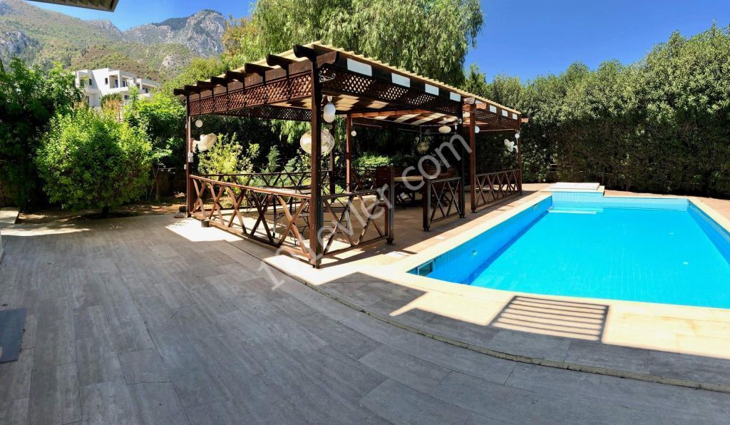 Kyrenia, Bellapais Gorgeous 5 bedroom villa .Privet pool and garden.Turkish title deed. 