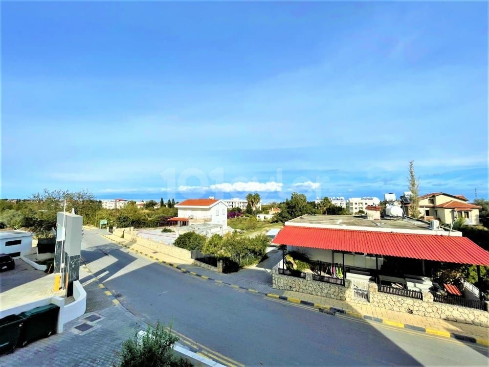  Lapta,Girne.Walk distance to beach also to main street.Ready to move in.