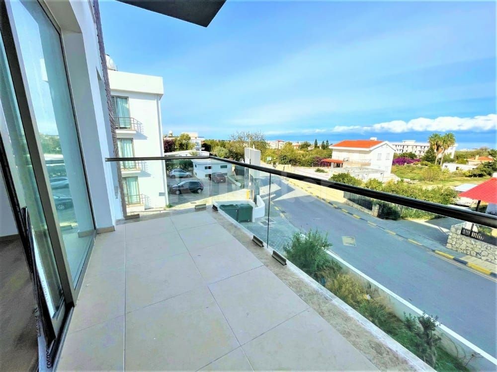  Lapta,Girne.Walk distance to beach also to main street.Ready to move in.