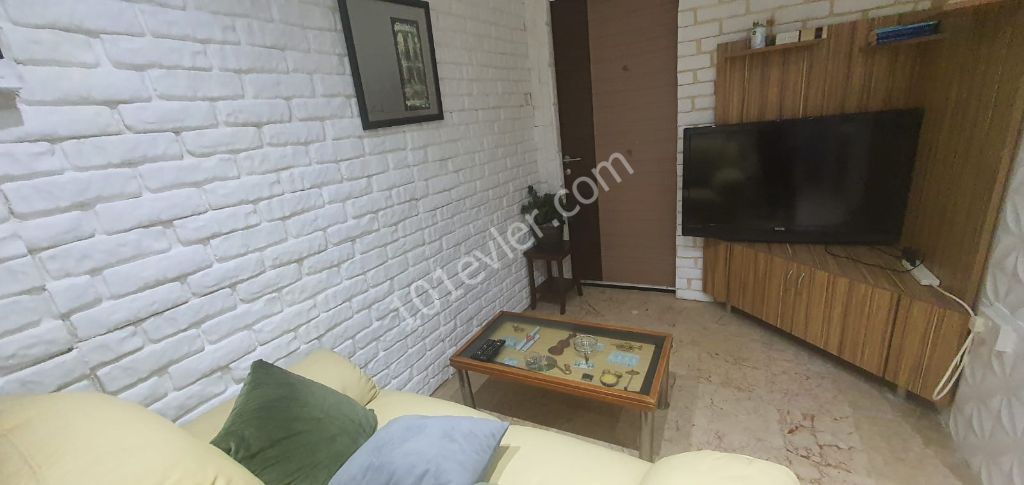 Passuci and Caliope area,1 bedroom flat, 1 rent 1 comision (1  deposit .