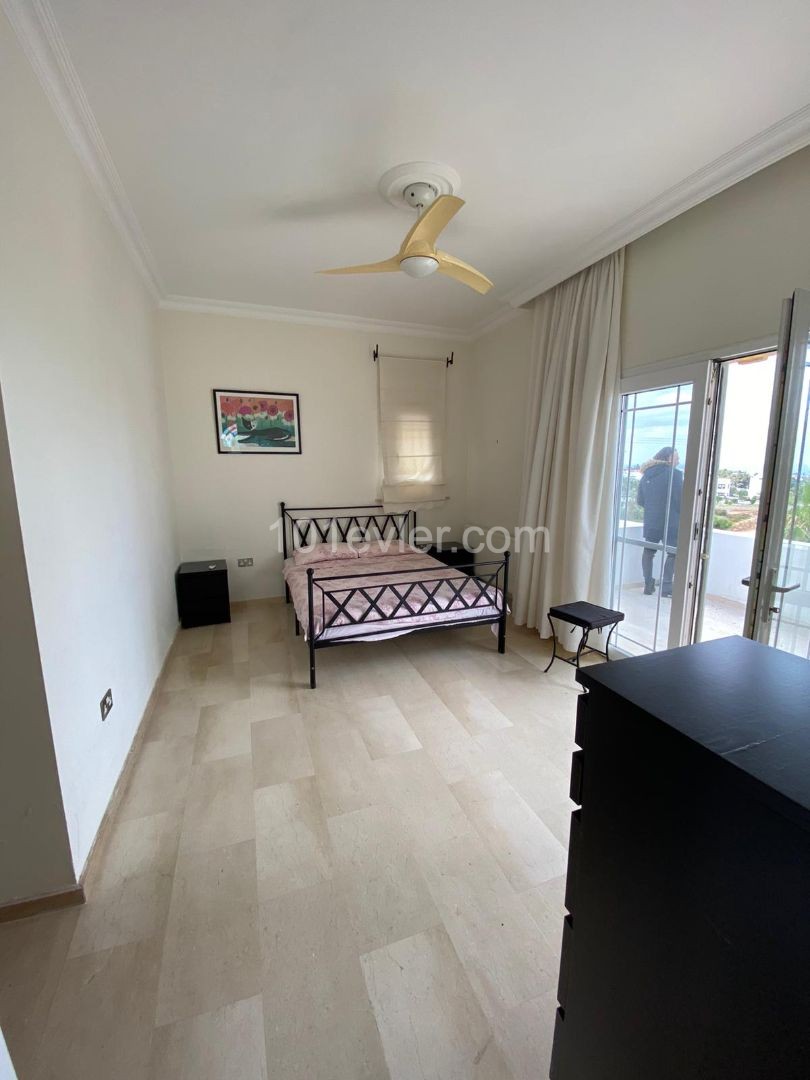 3 bedroom renovated villa ready to move in Escape Beach area