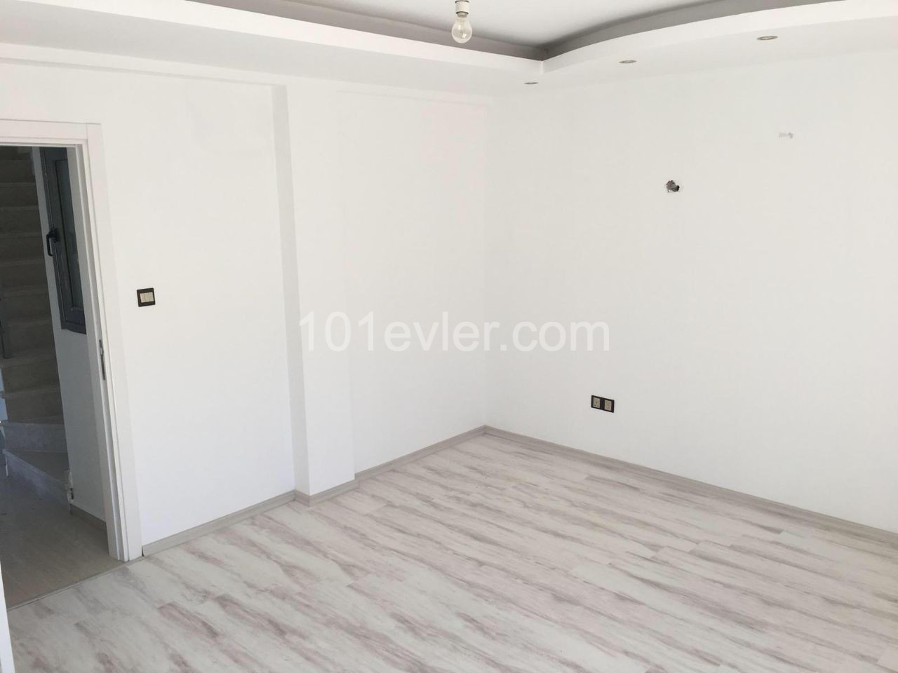 Girne Feo Akacan bölgesi dublex 190 m2 penthouse. 8 ve 9. uncu katlar.