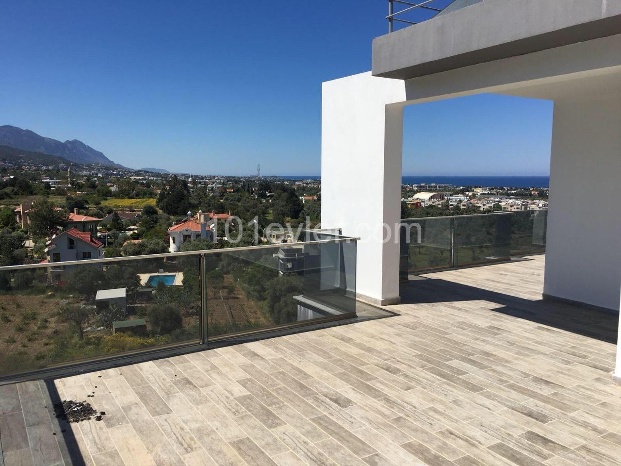 Girne Feo Akacan bölgesi dublex 190 m2 penthouse. 8 ve 9. uncu katlar.