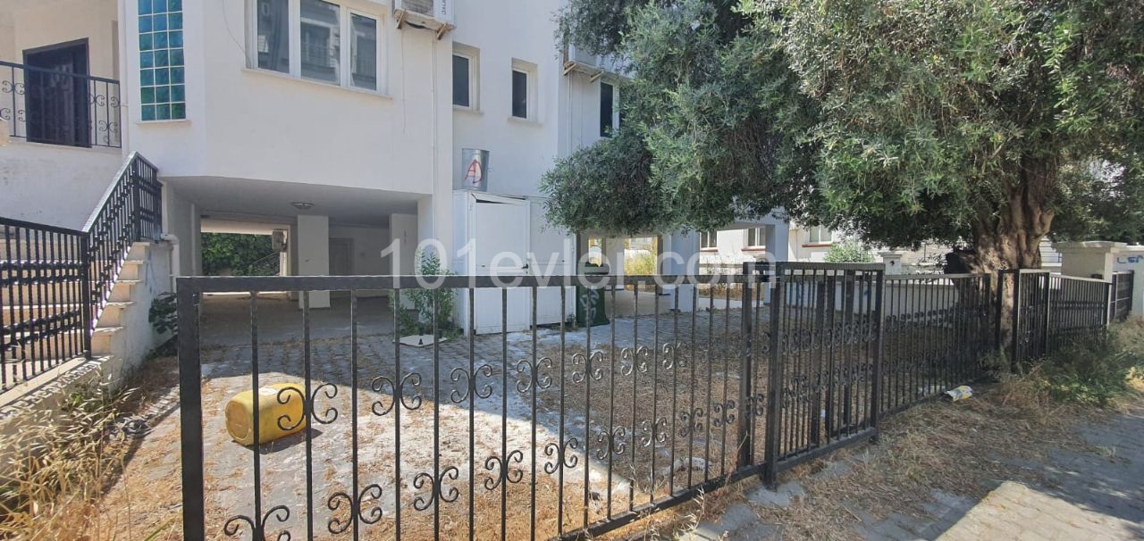 Kyrenia City center, whole bulding 15 rooms, big car park area, for rent.